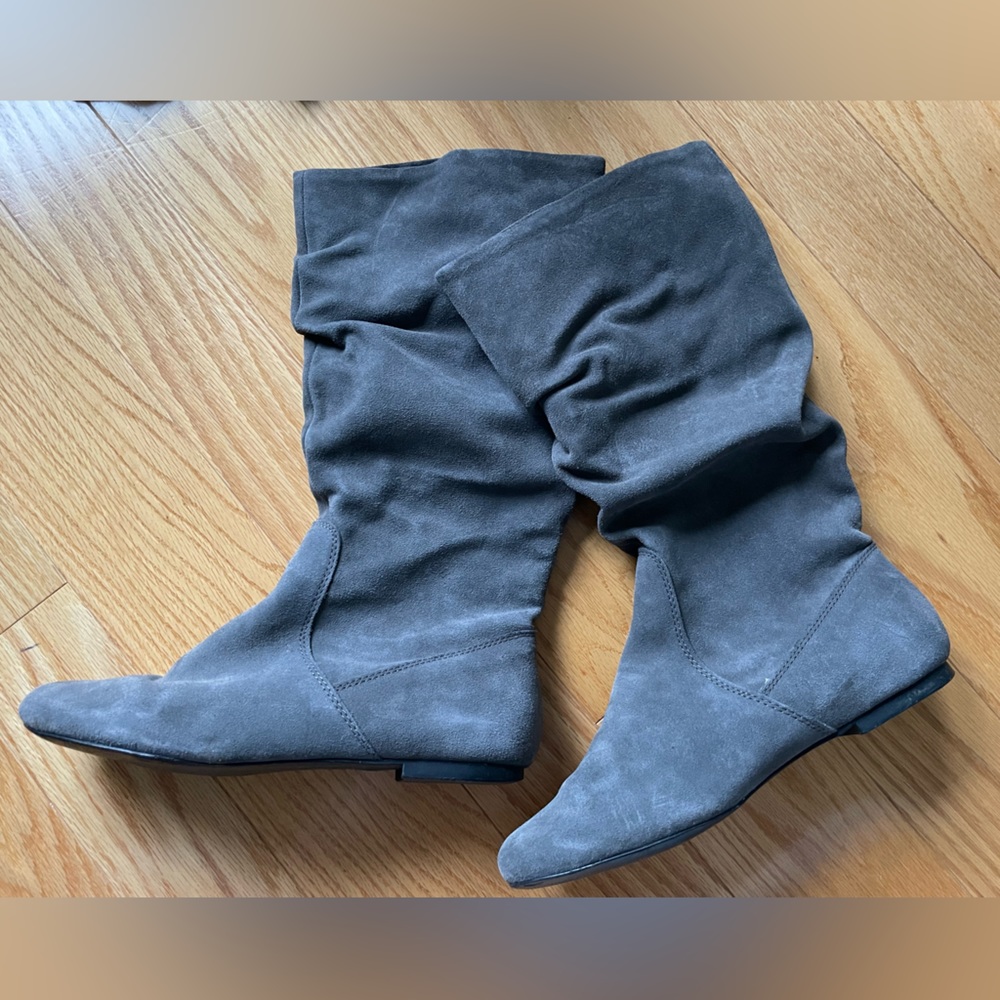 Rampage Beckett Gray Faux Suede Boots (Size 10)